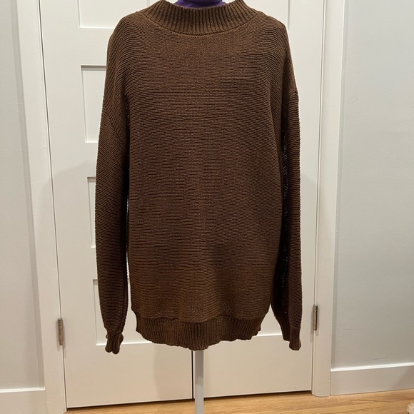 NWOT Brown long bell sleeve with cuff. - Picture 2 of 2